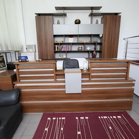 Boutique Global Aparthotel Брашов Екстериор снимка