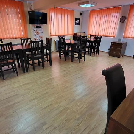Boutique Global Aparthotel Брашов Екстериор снимка