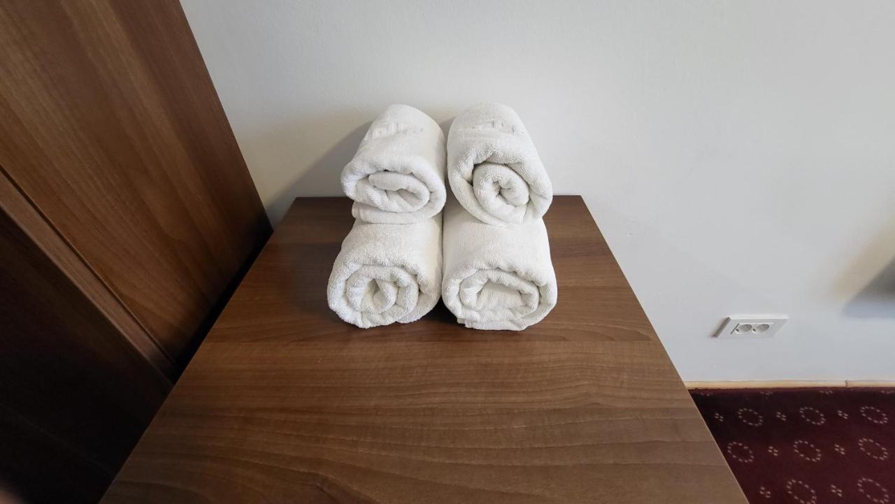 Boutique Global Aparthotel Брашов Екстериор снимка
