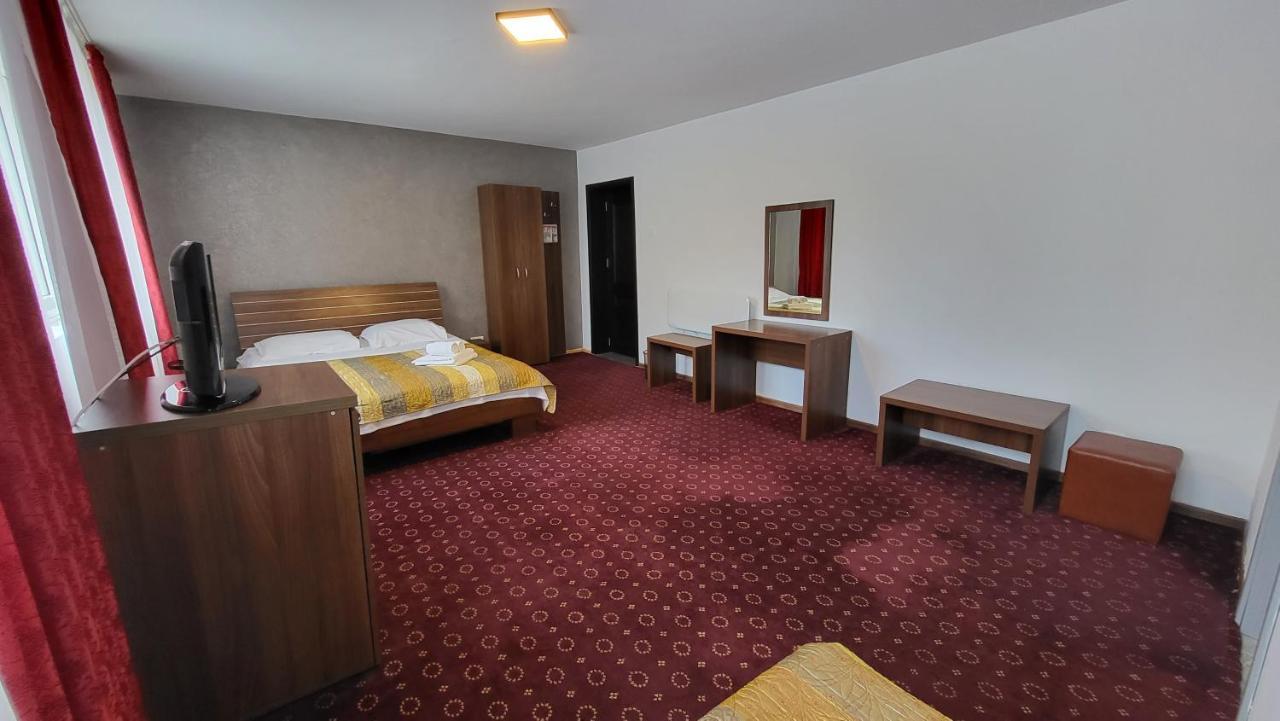 Boutique Global Aparthotel Брашов Екстериор снимка