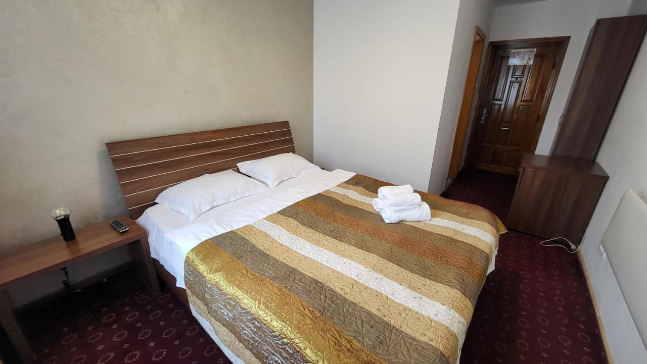 Boutique Global Aparthotel Брашов Екстериор снимка