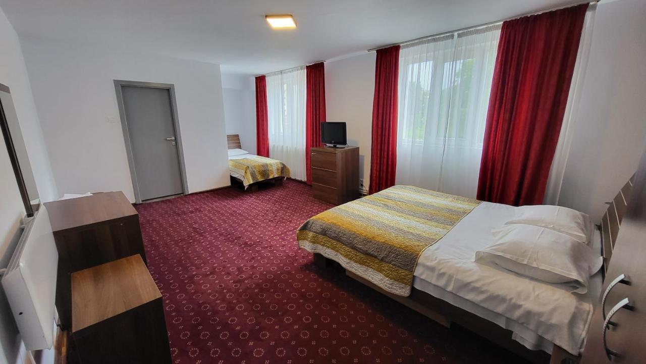 Boutique Global Aparthotel Брашов Екстериор снимка