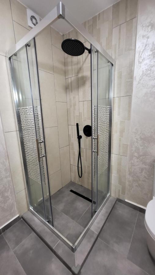 Boutique Global Aparthotel Брашов Екстериор снимка