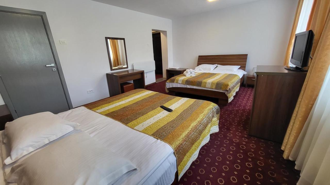 Boutique Global Aparthotel Брашов Екстериор снимка