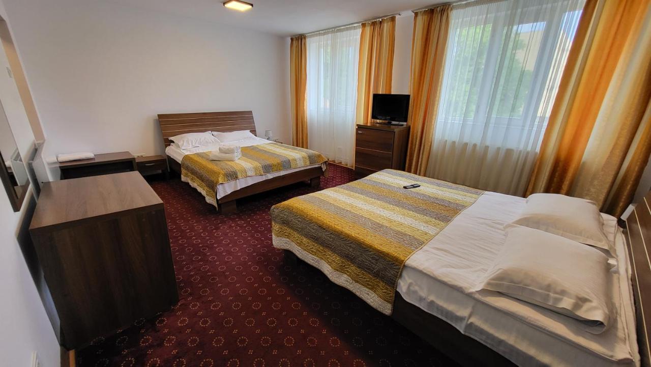 Boutique Global Aparthotel Брашов Екстериор снимка