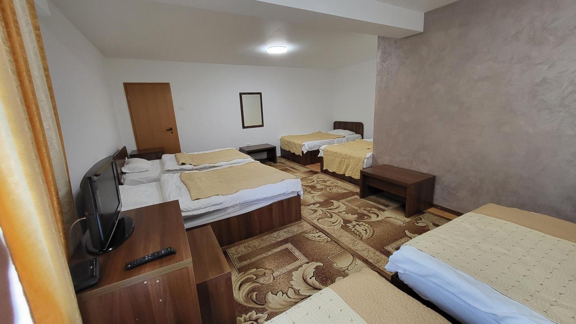 Boutique Global Aparthotel Брашов Екстериор снимка