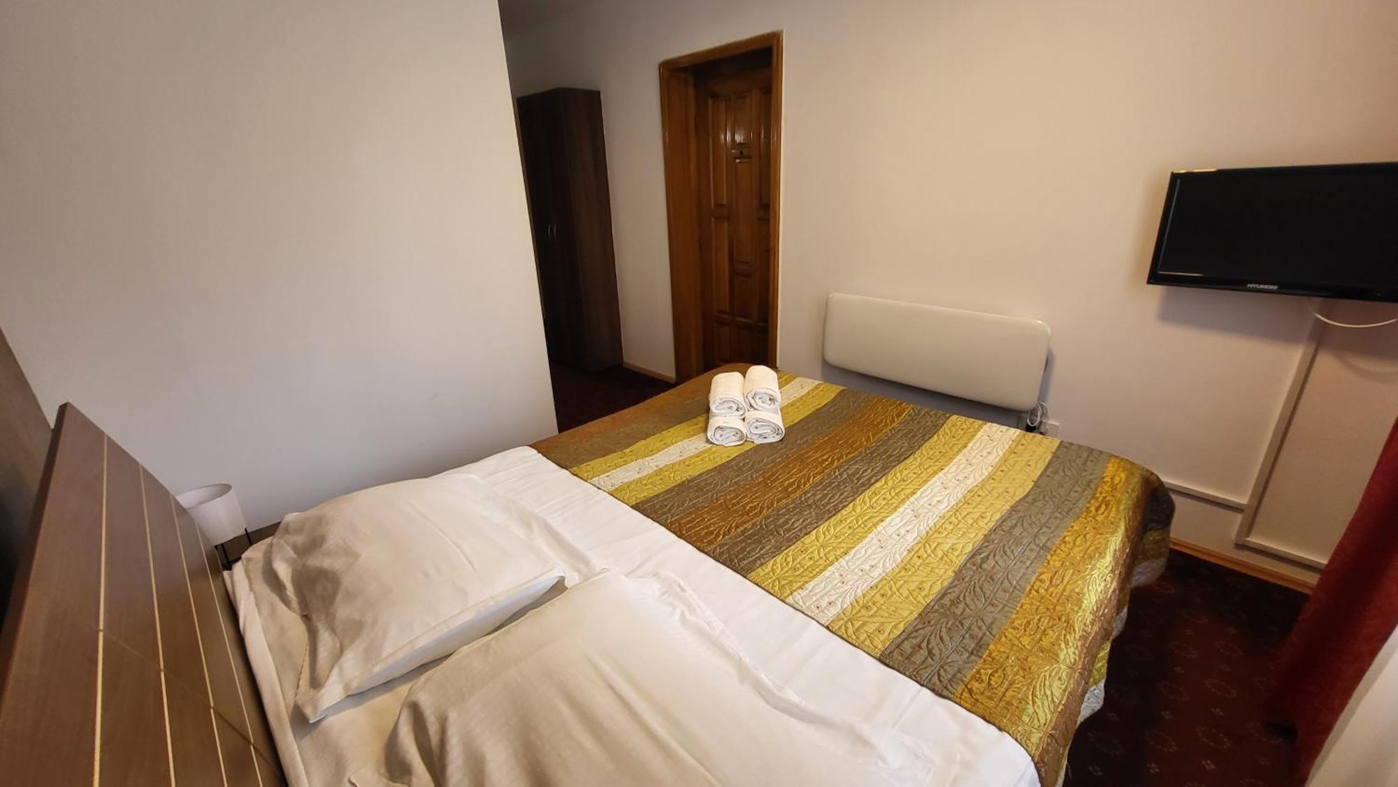 Boutique Global Aparthotel Брашов Екстериор снимка