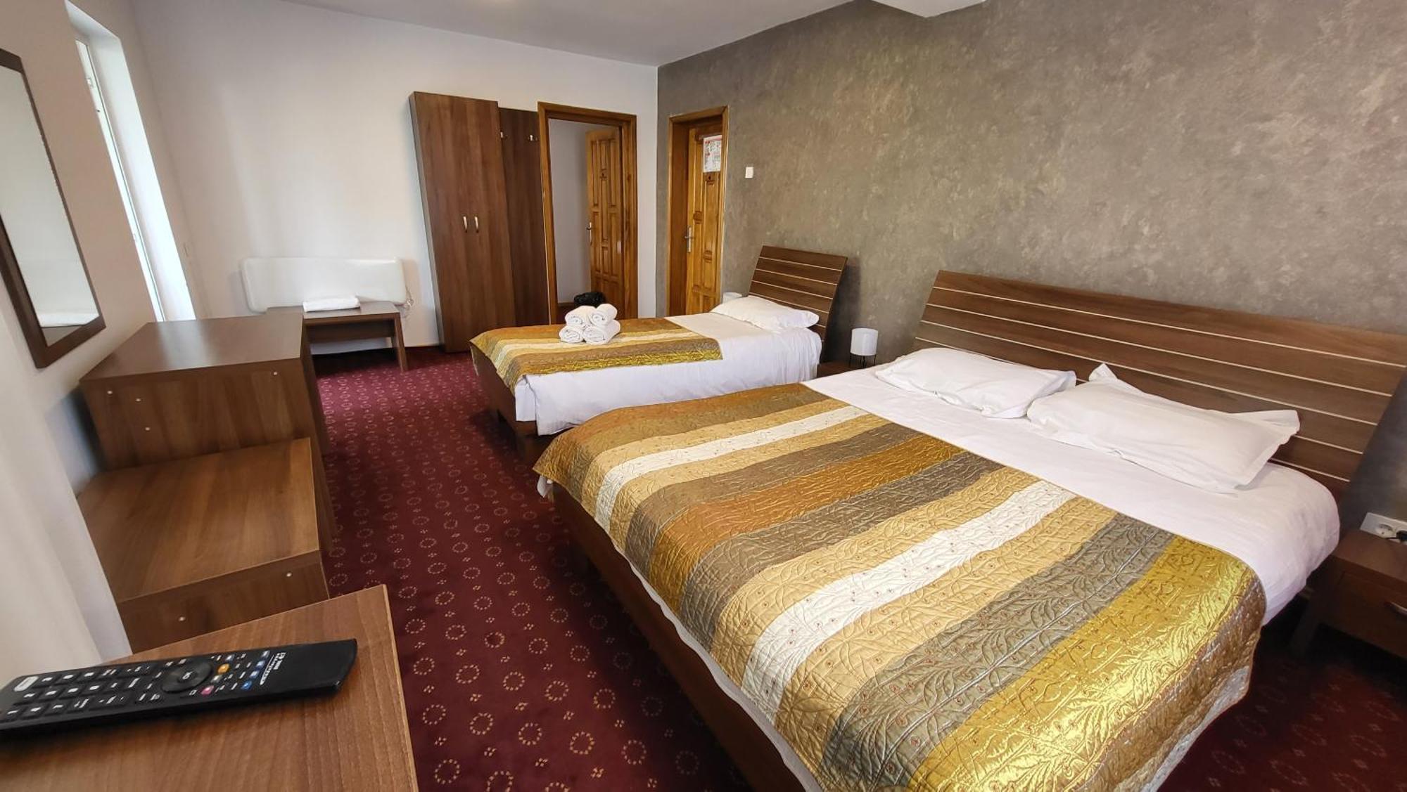 Boutique Global Aparthotel Брашов Екстериор снимка