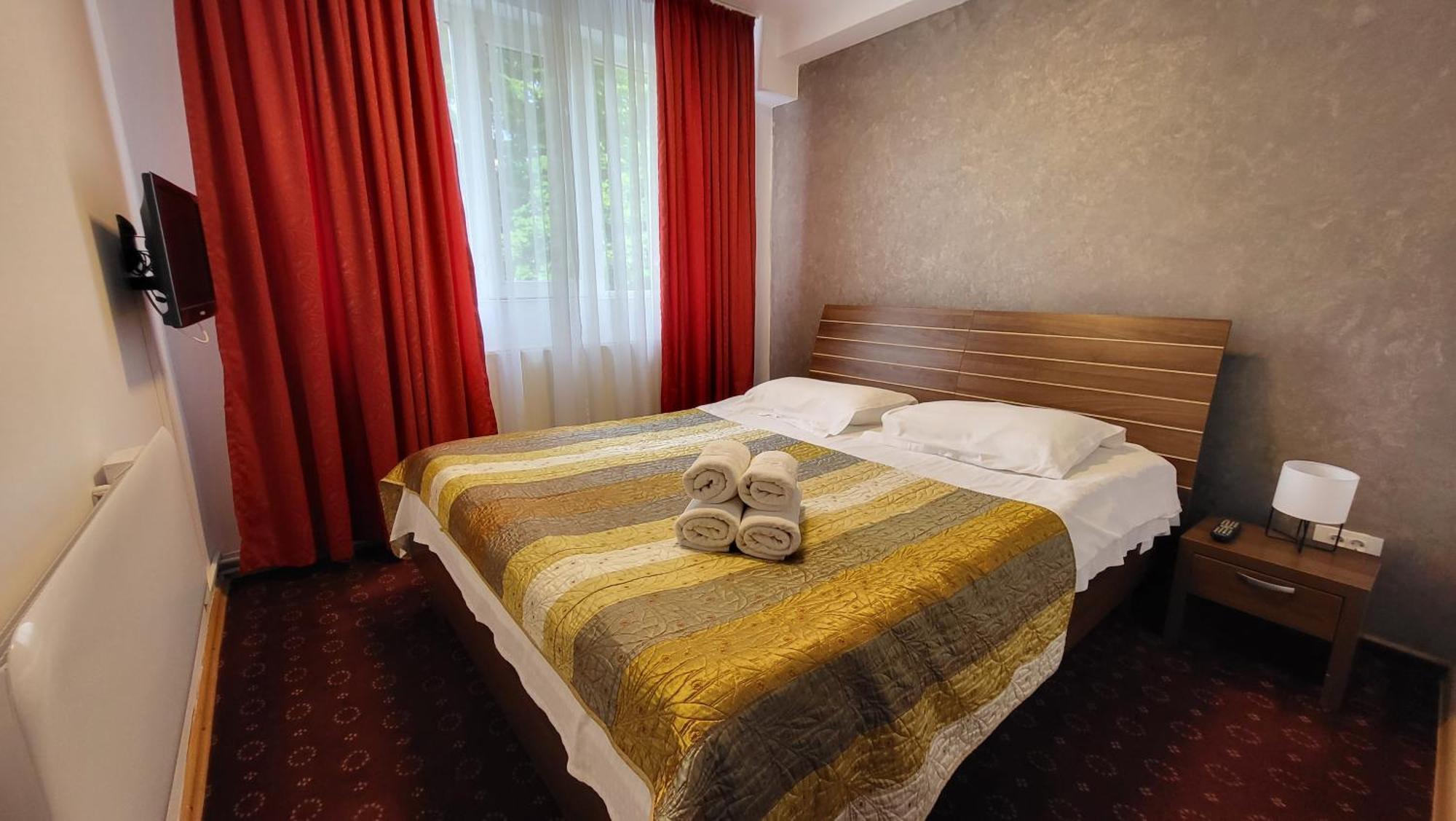 Boutique Global Aparthotel Брашов Екстериор снимка